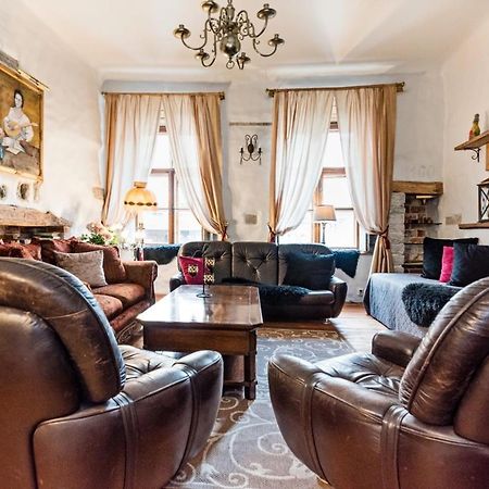 Historical Two-Bedroom Apartment With Sauna, Jacuzzi And Fireplace Tallinn Bagian luar foto